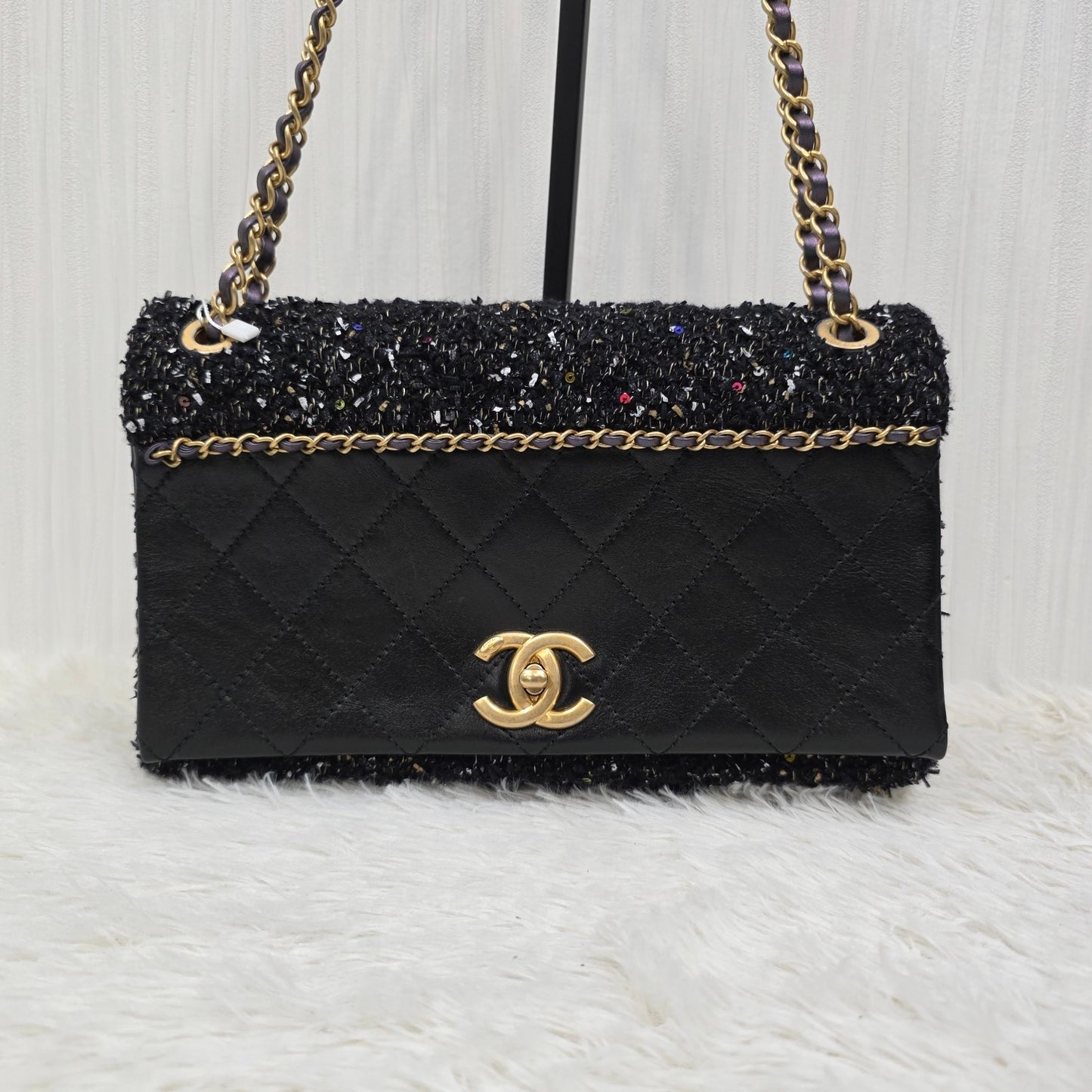 CHANEL Chained Shoulder Bag (Pre-owned)