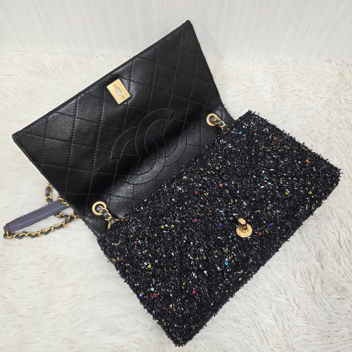 CHANEL Chained Shoulder Bag (Pre-owned)