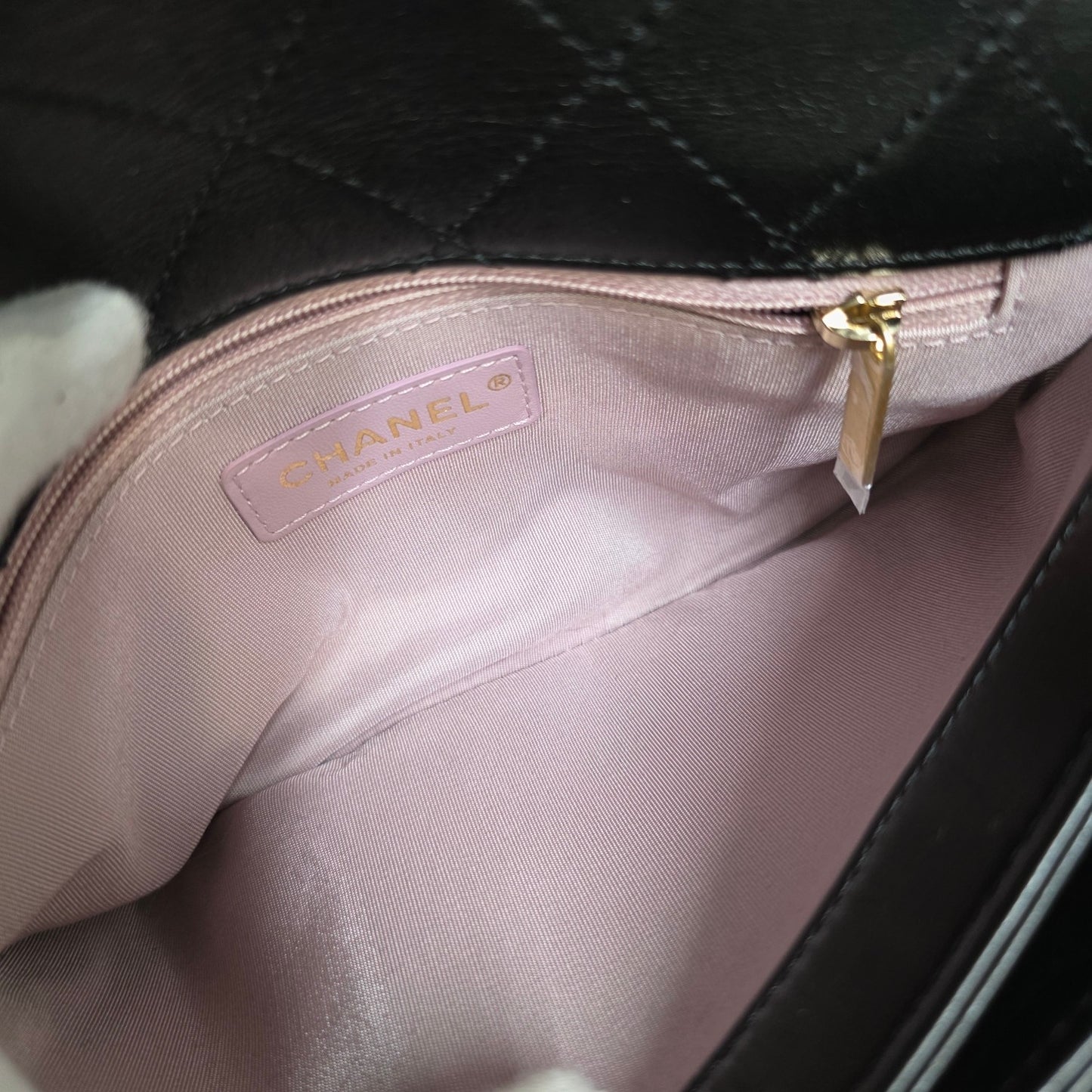 CHANEL Chained Shoulder Bag (Pre-owned)