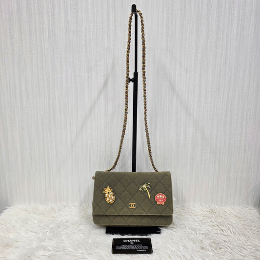 CHANEL Chained Shoulder Bag (Pre-owned)