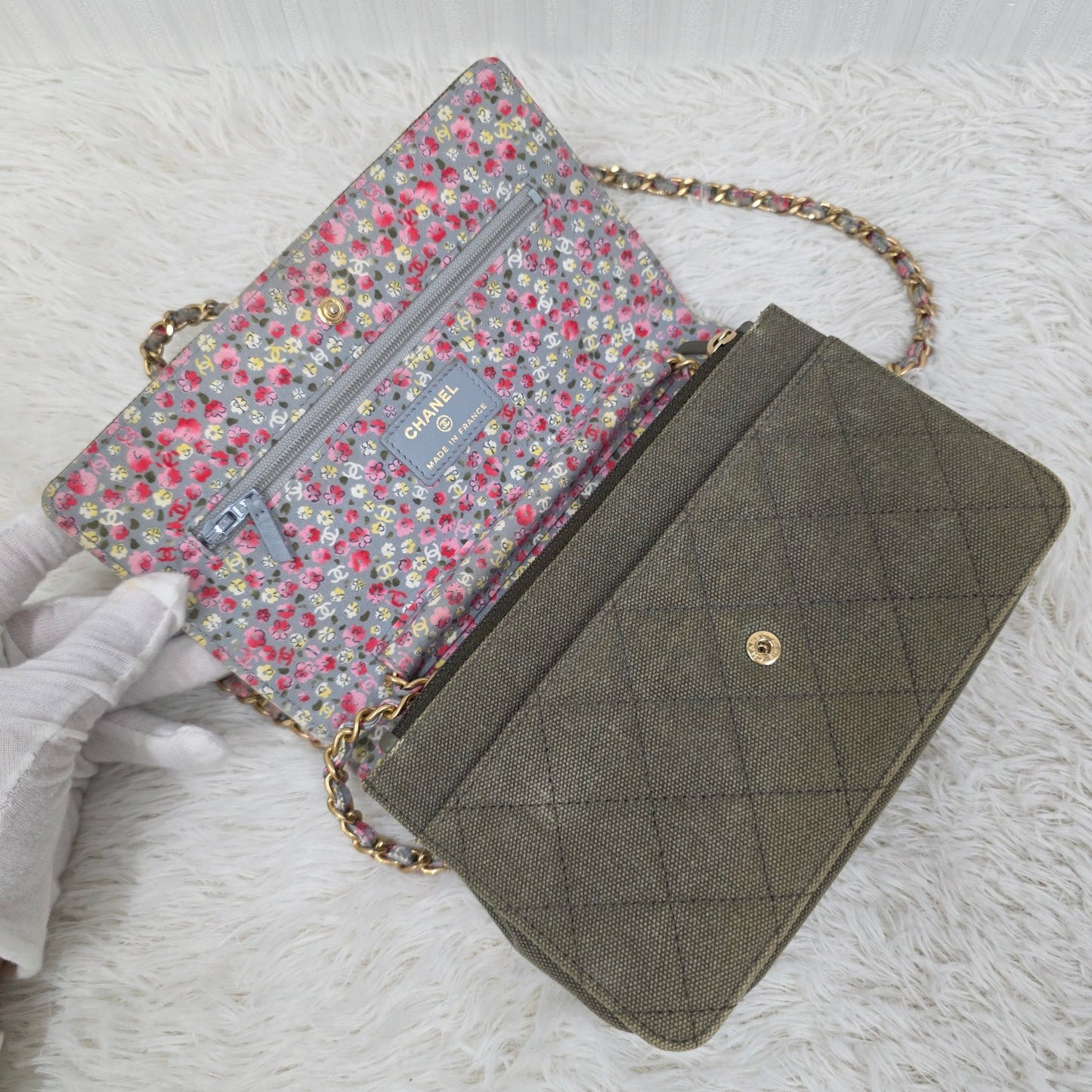 CHANEL Chained Shoulder Bag (Pre-owned)