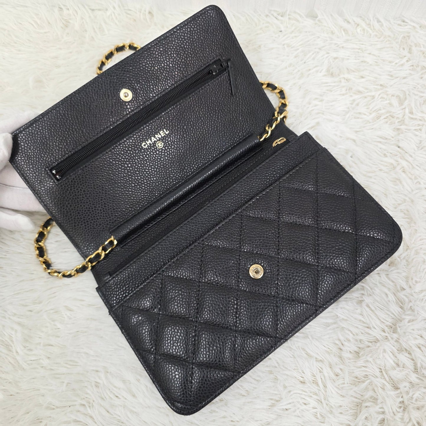 CHANEL Chained Shoulder Bag (Pre-owned)