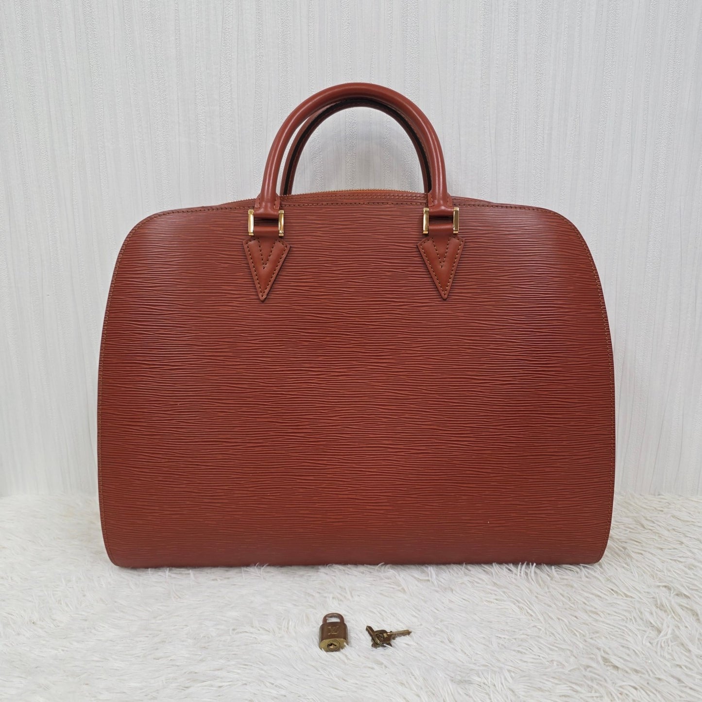 Louis Vuitton Alma PM Handle Bag (Pre-owned)