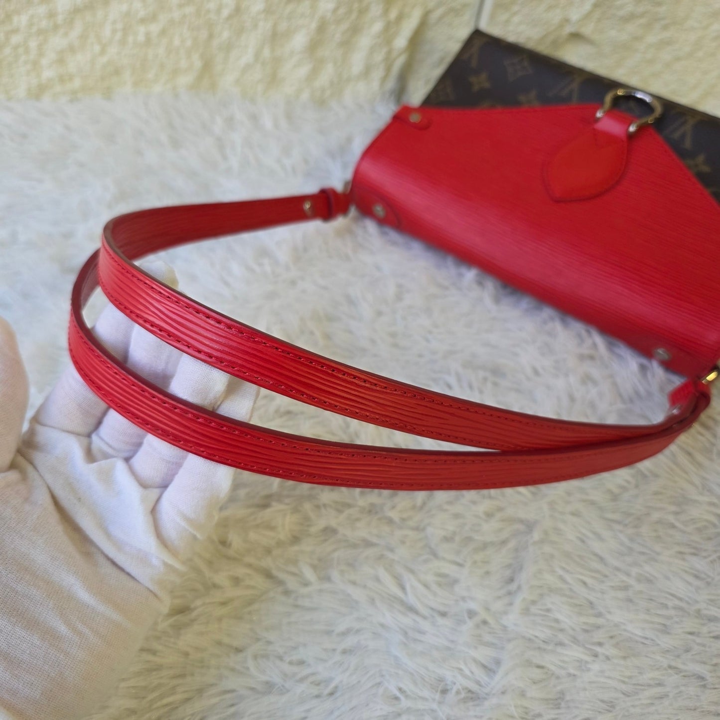Louis Vuitton One Shoulder Bag (Pre-owned)