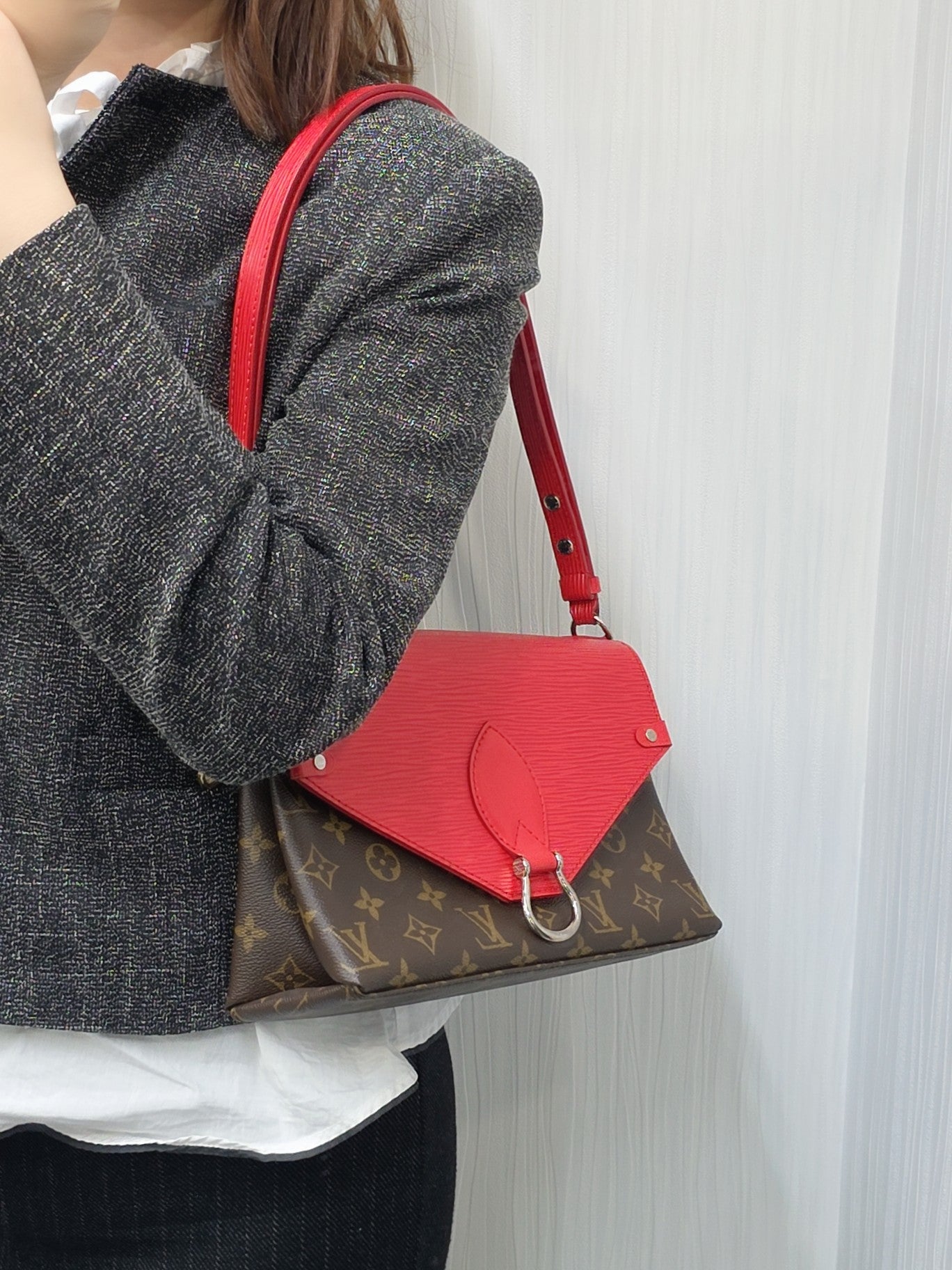 Louis Vuitton One Shoulder Bag (Pre-owned)