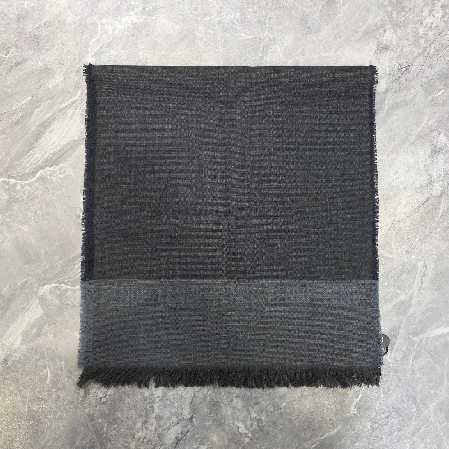 FENDI 长款丝巾（二手） 