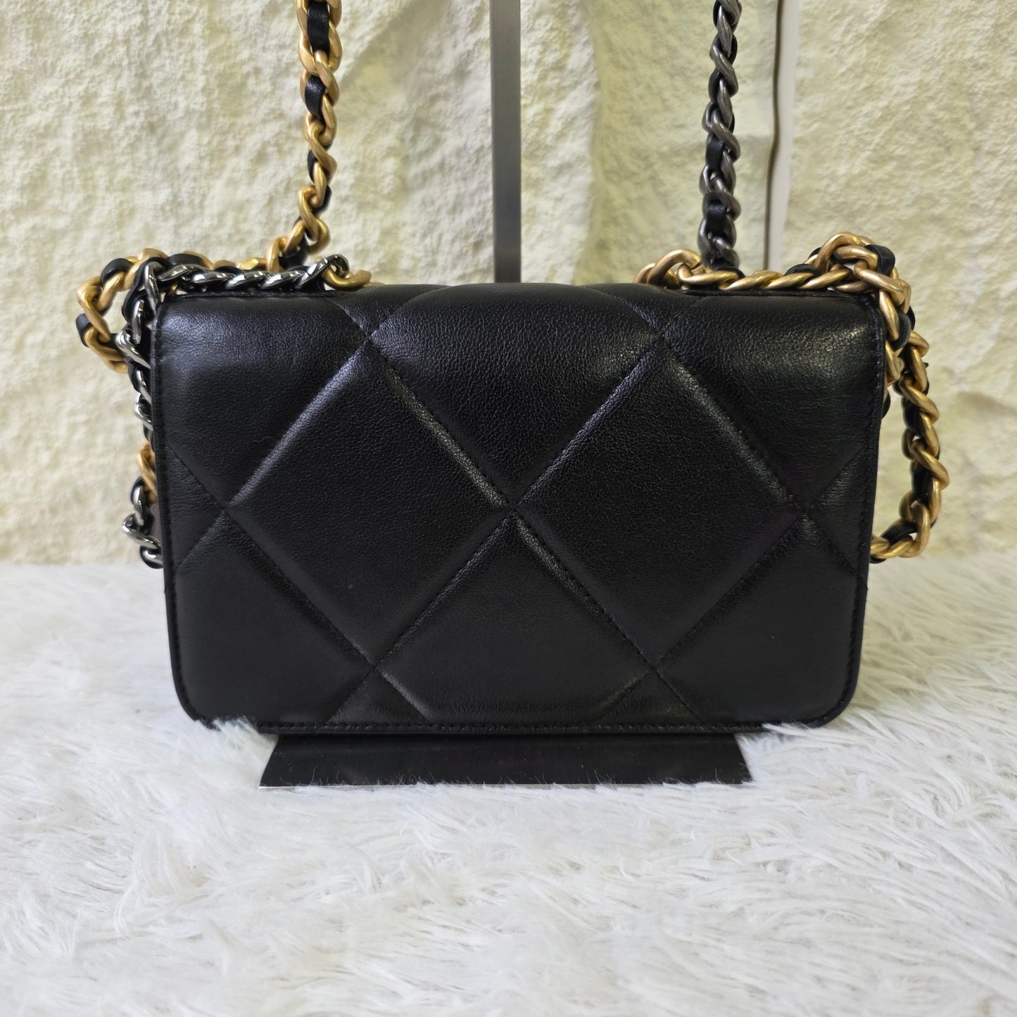 CHANEL Chained Shoulder Bag (Pre-owned)