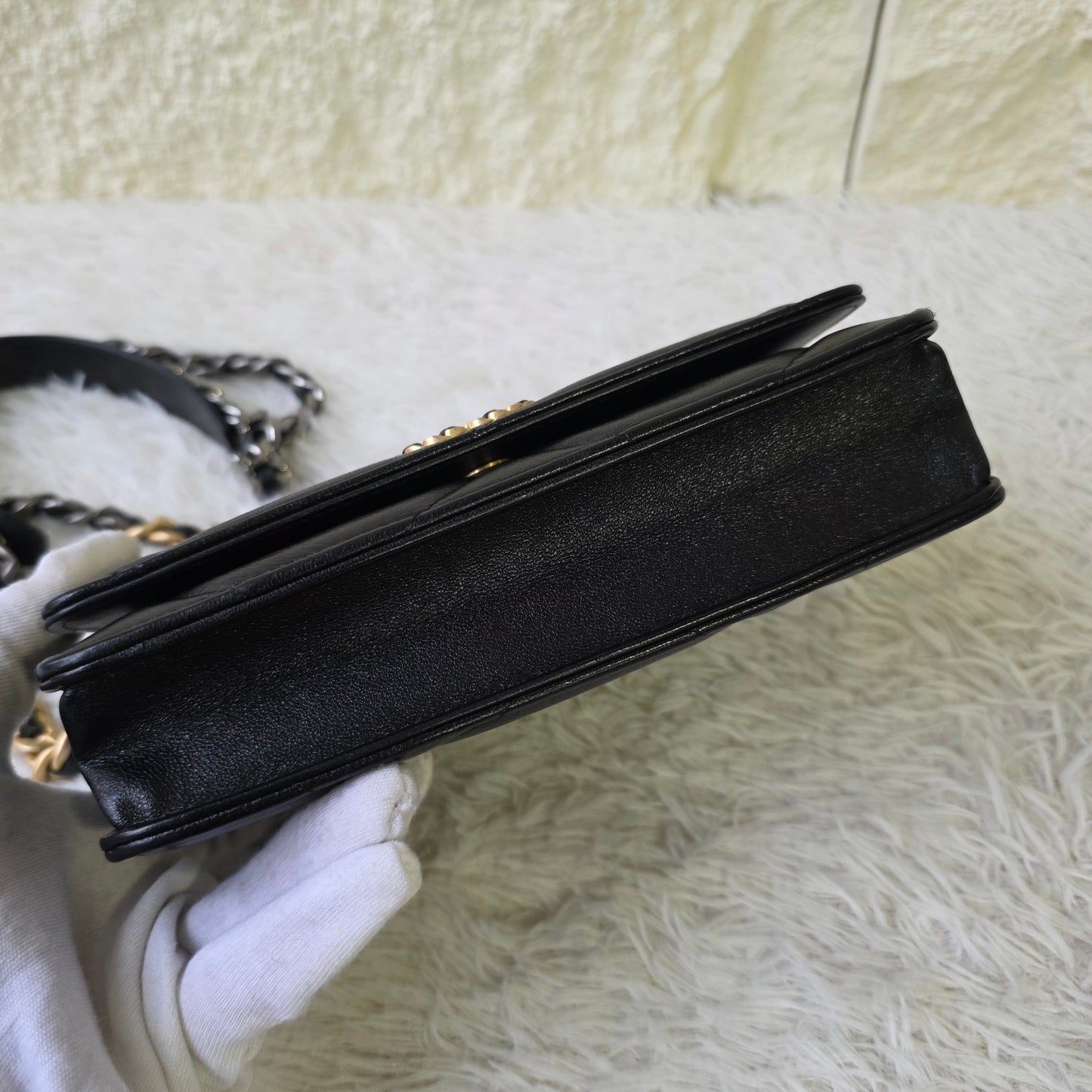 CHANEL Chained Shoulder Bag (Pre-owned)