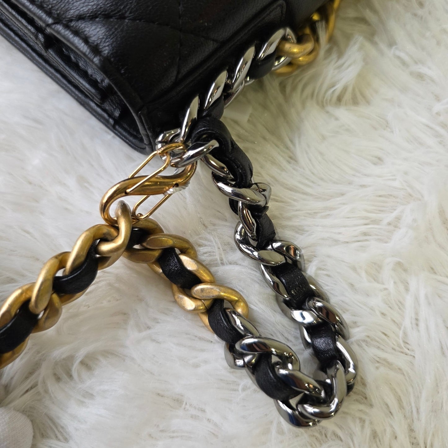 CHANEL Chained Shoulder Bag (Pre-owned)