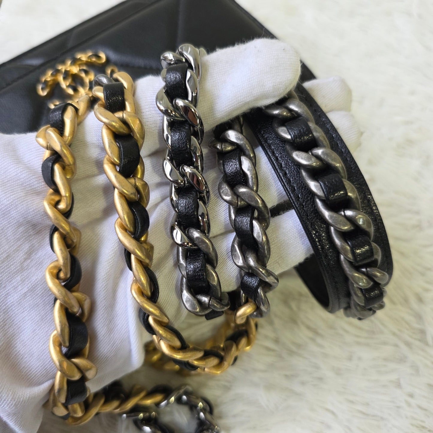 CHANEL Chained Shoulder Bag (Pre-owned)