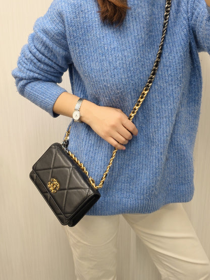 CHANEL Chained Shoulder Bag (Pre-owned)