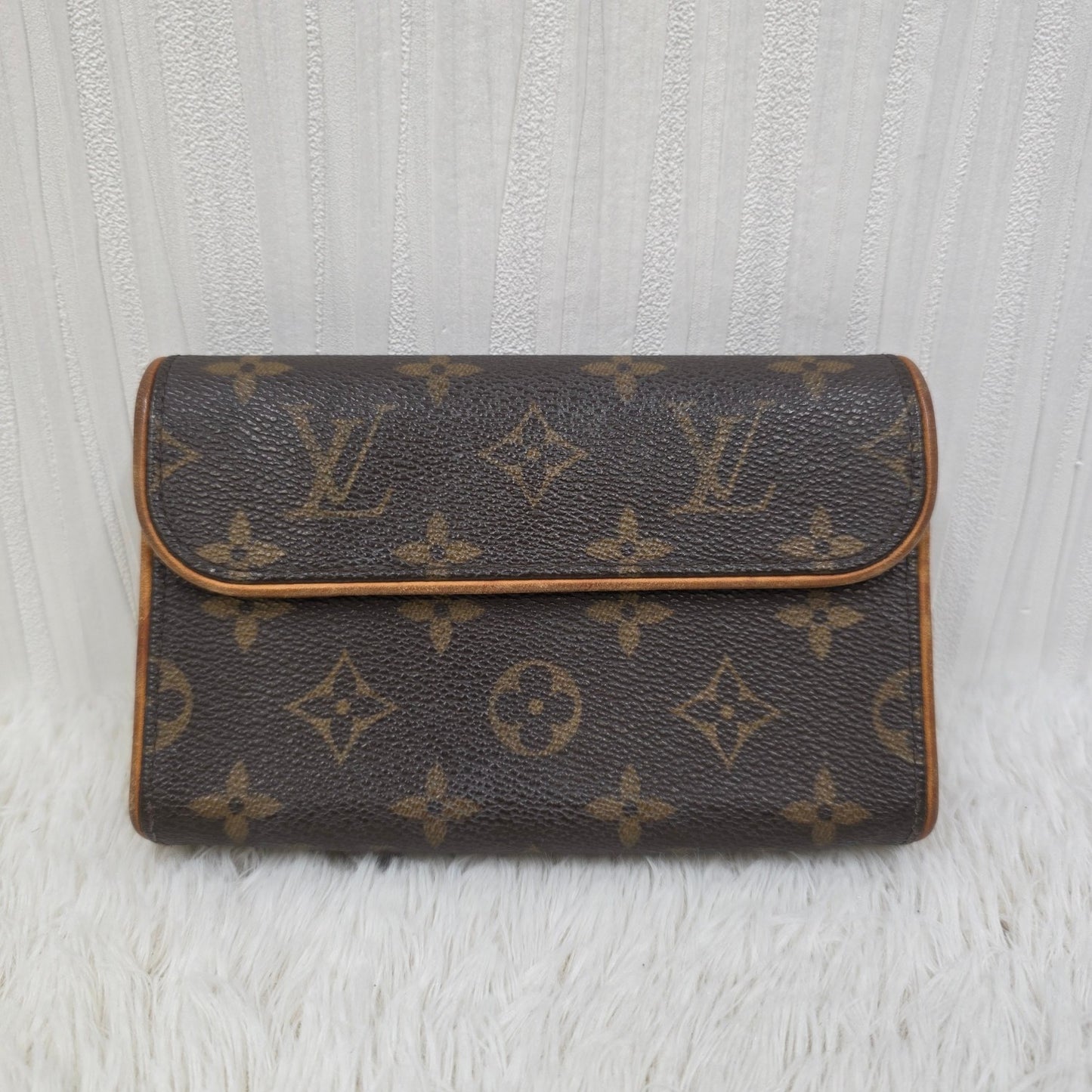 Louis Vuitton Monogram Crossbody Bag (Pre-owned)