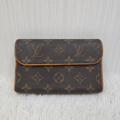 Louis Vuitton Monogram Crossbody Bag (Pre-owned)