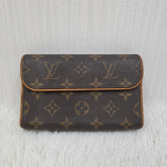 Louis Vuitton Monogram Crossbody Bag (Pre-owned)