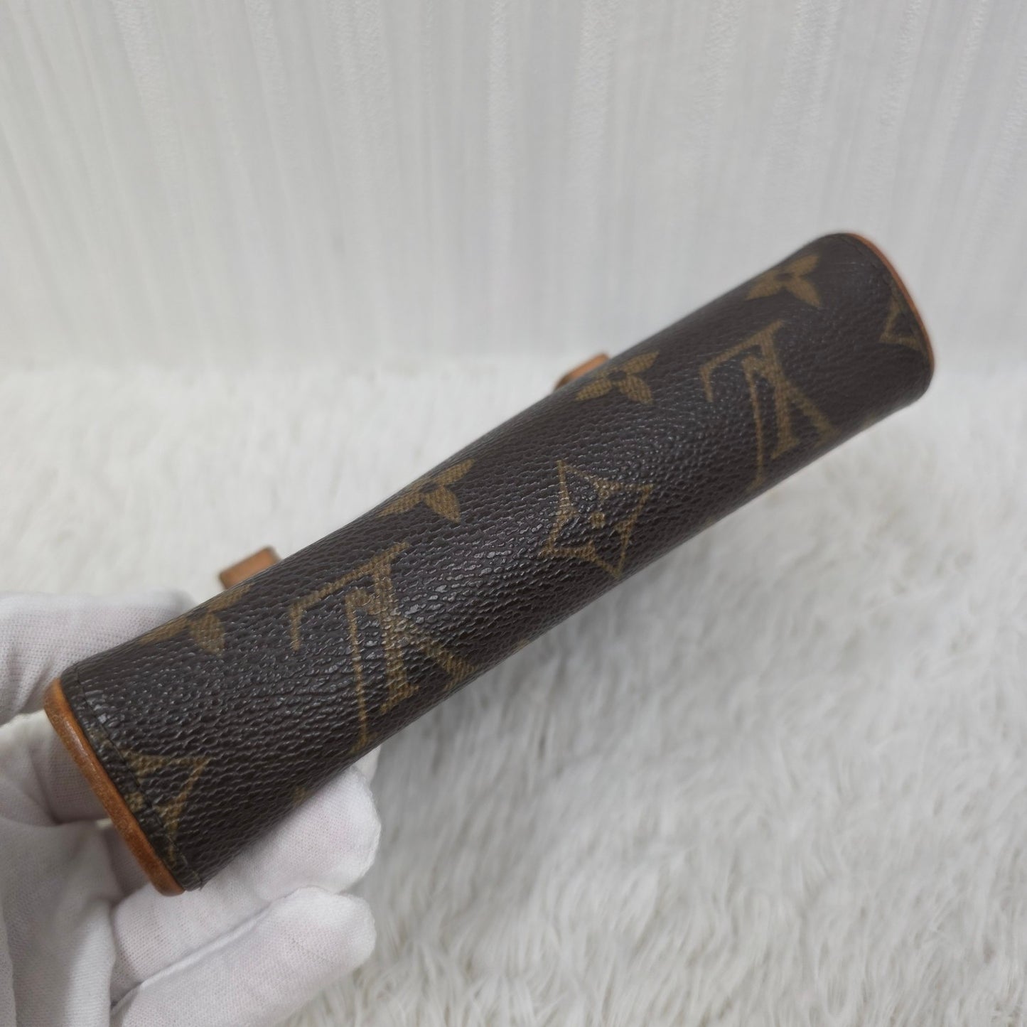 Louis Vuitton Monogram Crossbody Bag (Pre-owned)