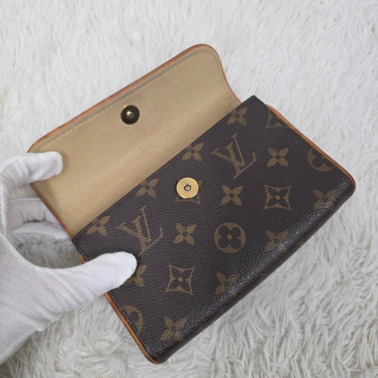 Louis Vuitton Monogram Crossbody Bag (Pre-owned)
