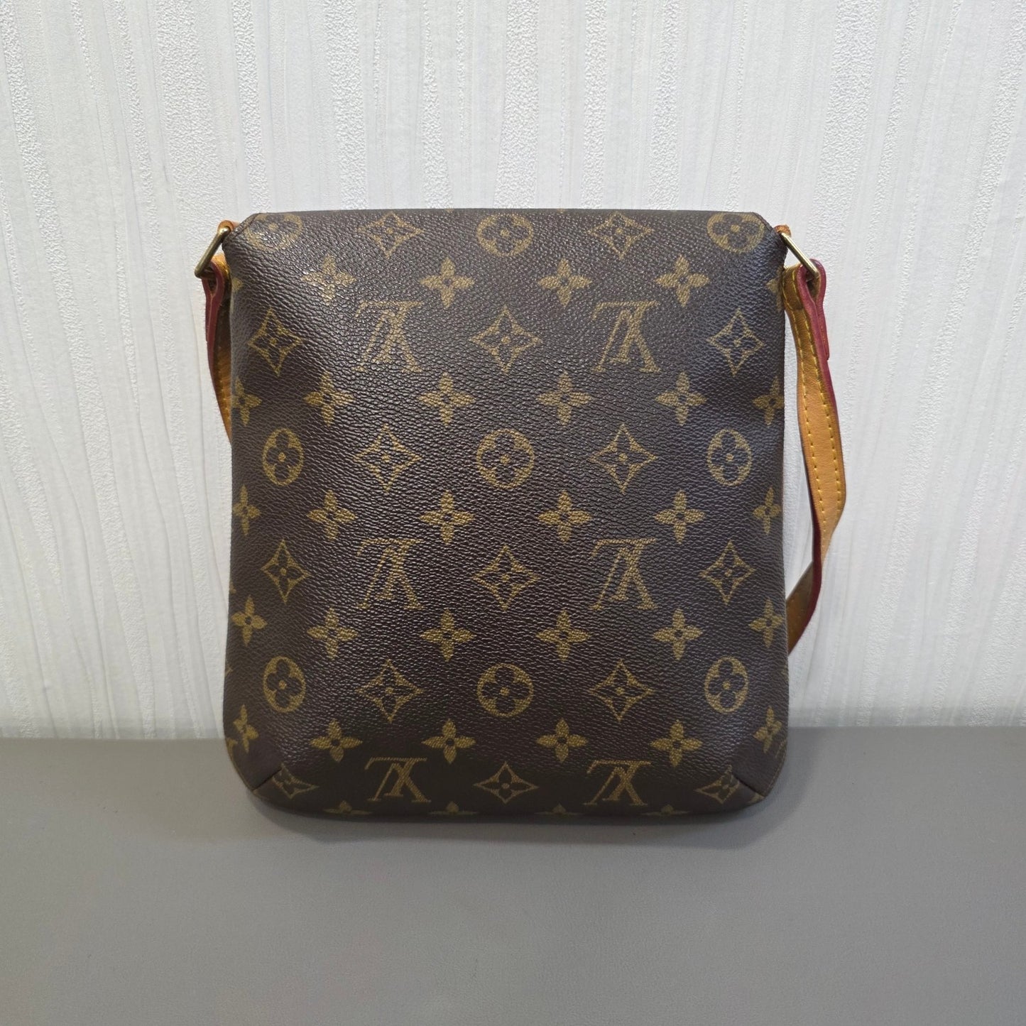 Louis Vuitton Monogram Crossbody Bag (Pre-owned)