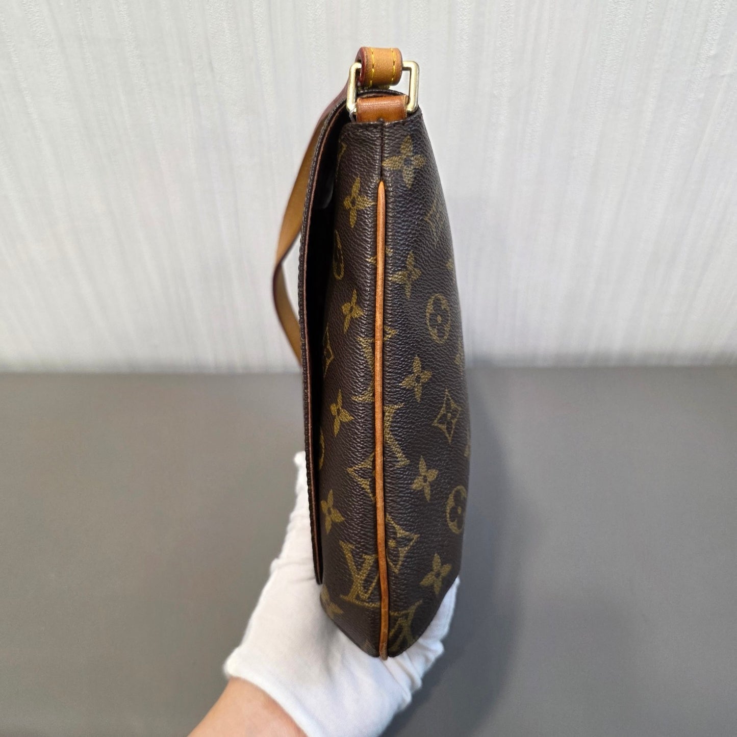 Louis Vuitton Monogram Crossbody Bag (Pre-owned)