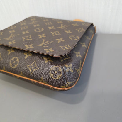 Louis Vuitton Monogram Crossbody Bag (Pre-owned)