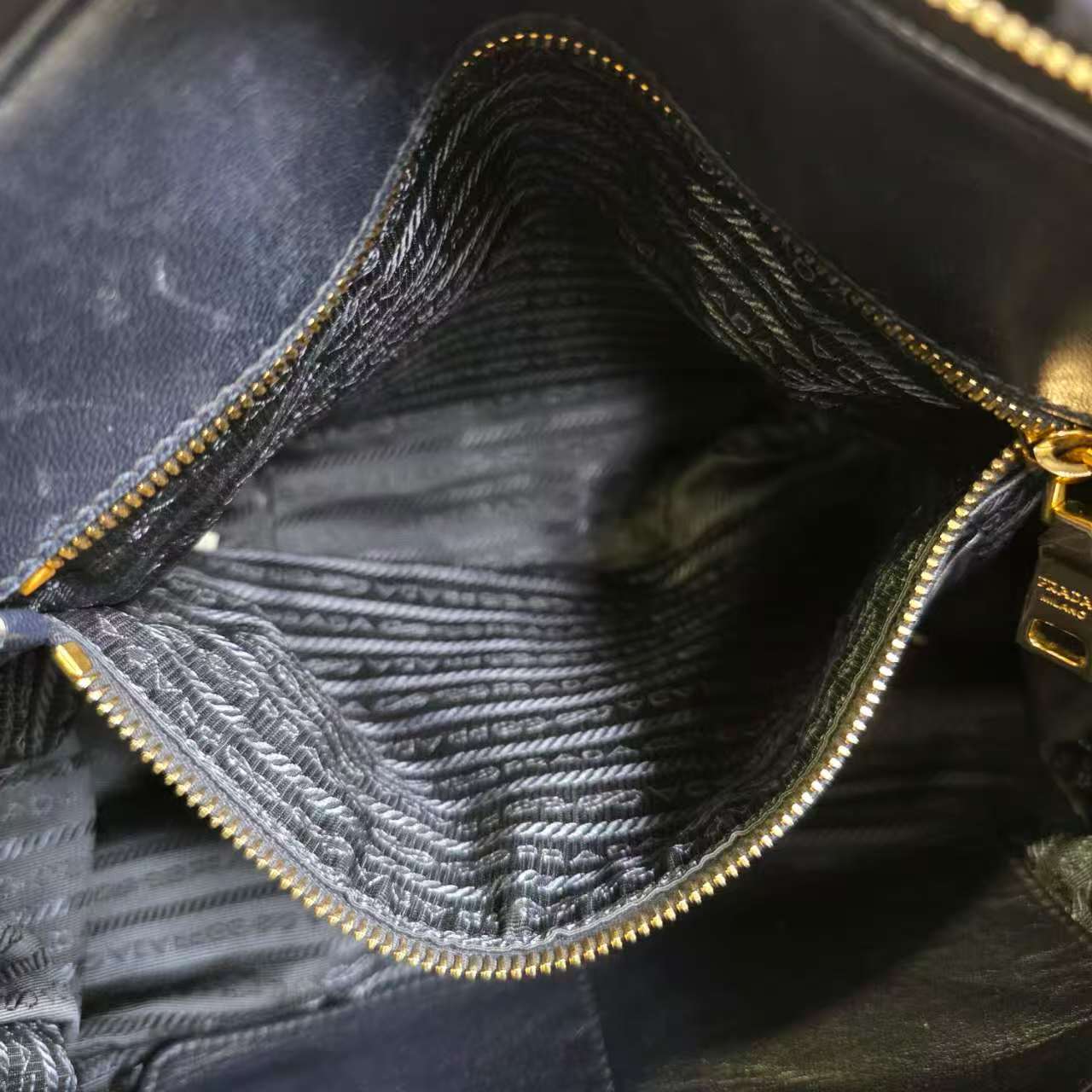 [Pre-loved]Prada nylon Tote Bag AA270