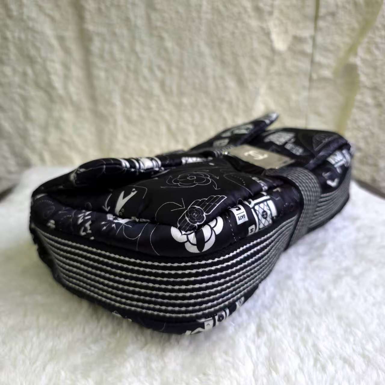 [Pre-loved]Chanel Tote Bag AA240