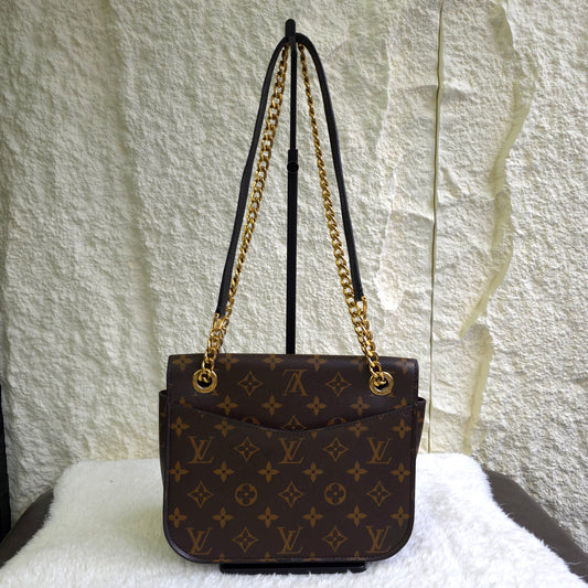 [Pre-loved] Louis Vuitton Tote Bag