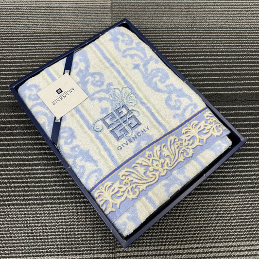 GIVENCHY Blanket Set [Pre-Owned]