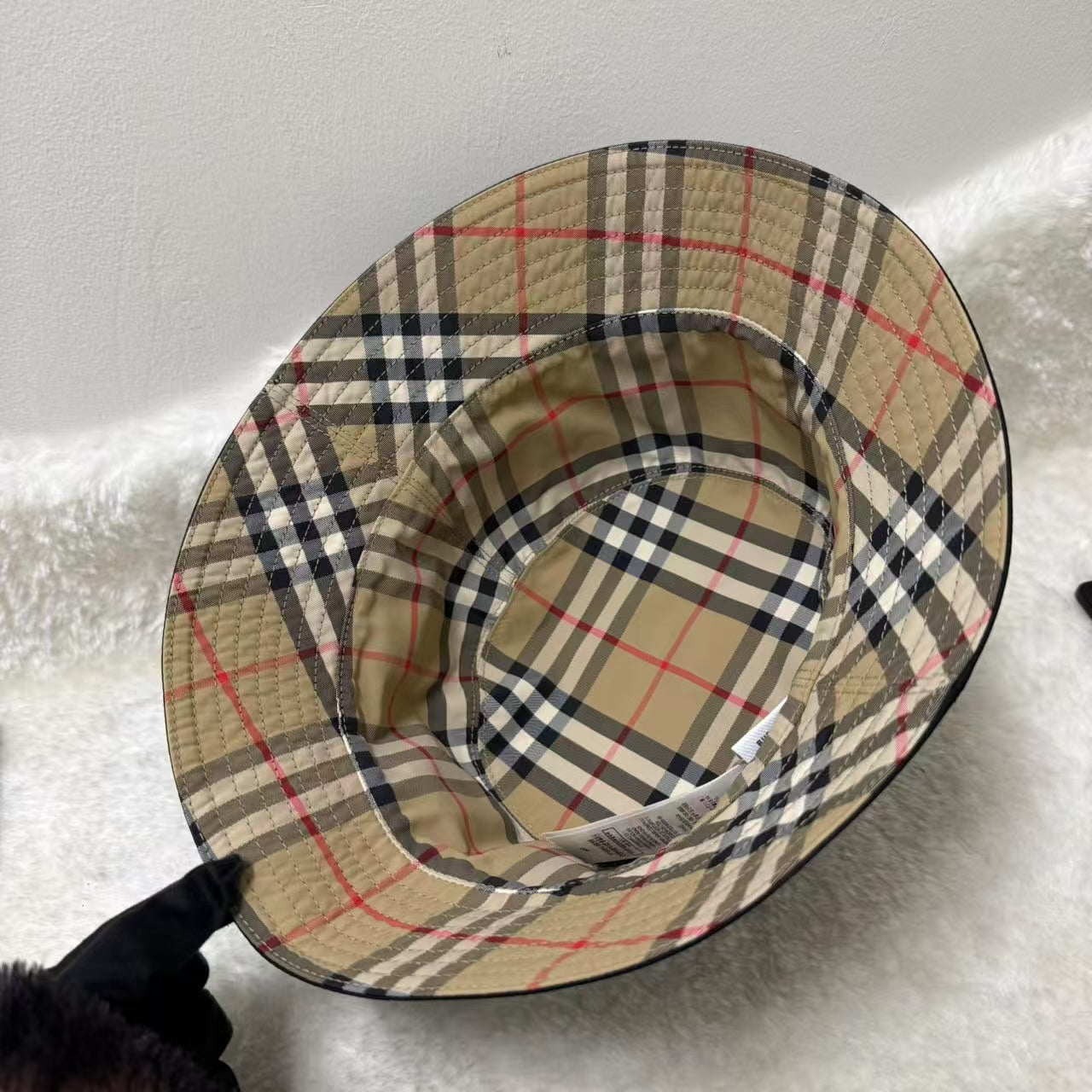 Burberry 黑色尼龙帽 [二手] 