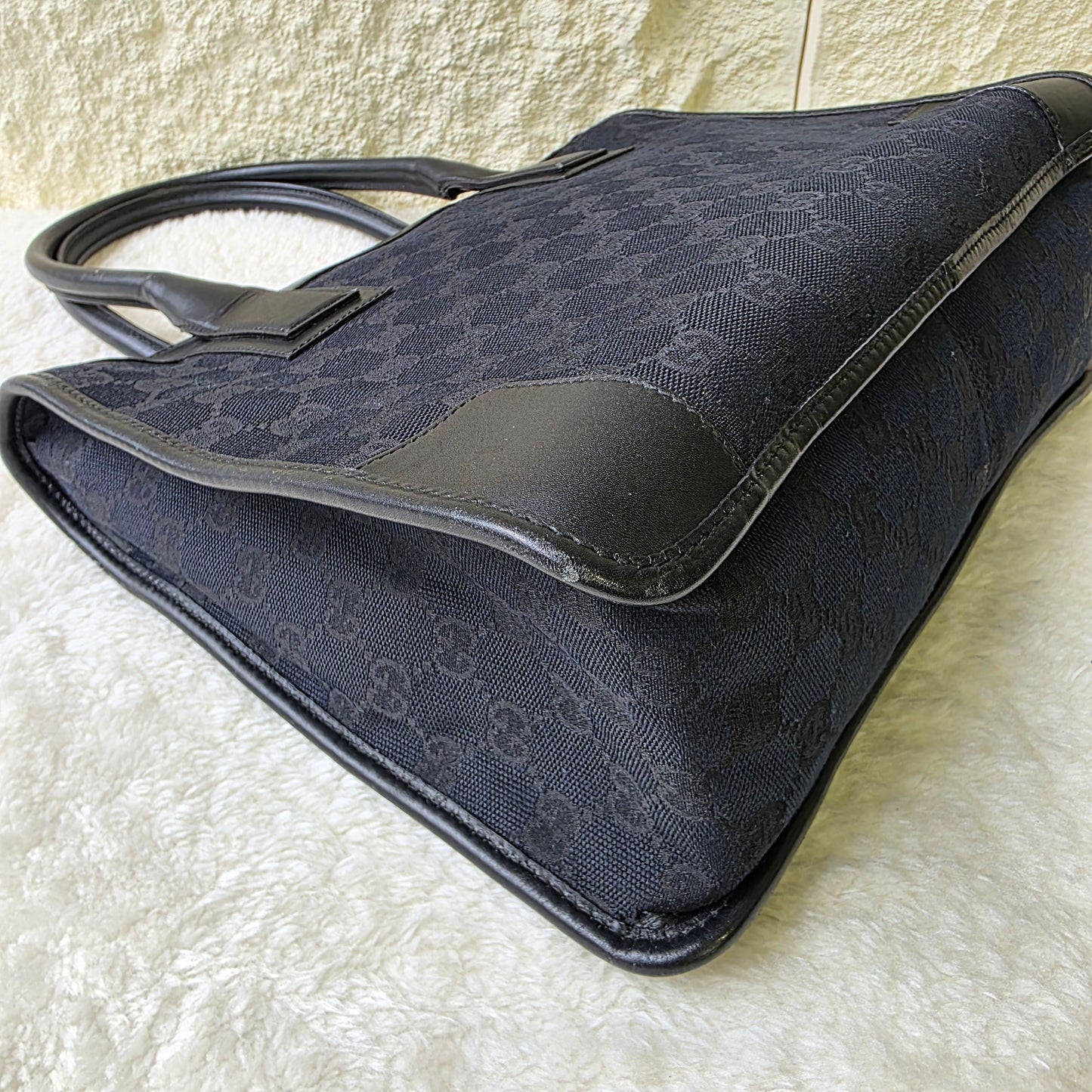Gucci GG Canvas Handbag [Pre-Owned]