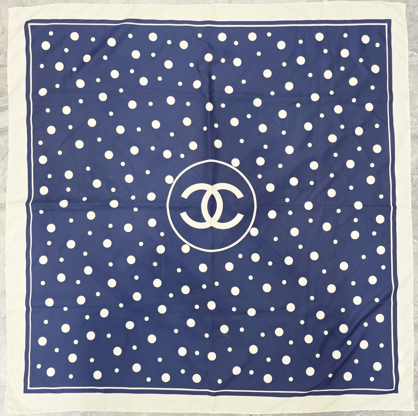 CHANEL スカーフ 水玉 シルク ネイビー【中古】 