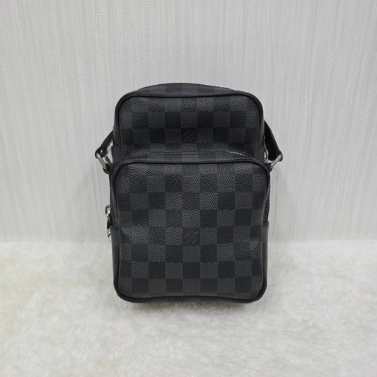 Louis Vuitton Damier Graphite Rem N41446 Shoulder Bag Gray Black Silver Hardware Crossbody Pochette [Pre-Owned]
