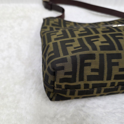 フェンディ ズッカ ショルダーバッグ ブラウン【中古】 