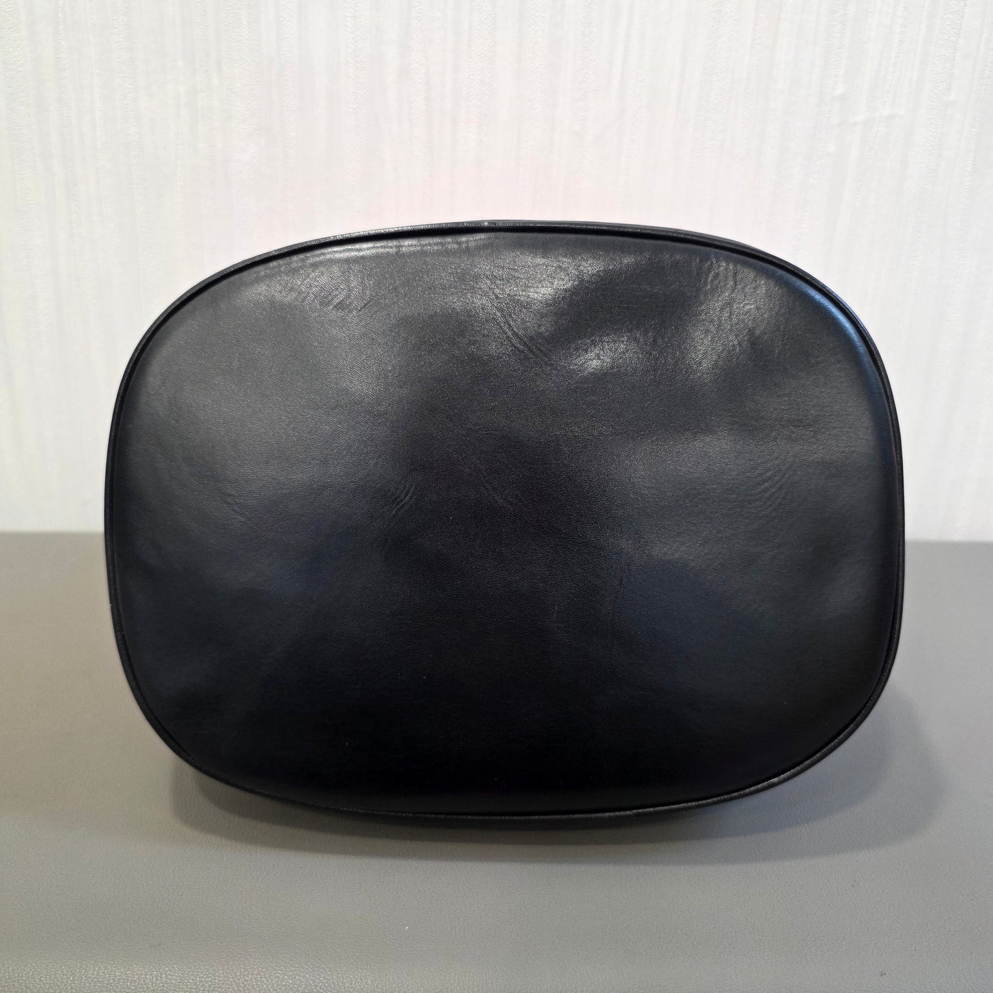 Celine 红色和黑色皮革抽绳链条包 [二手] 