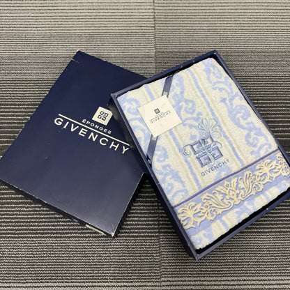 GIVENCHY Blanket Set [Pre-Owned]