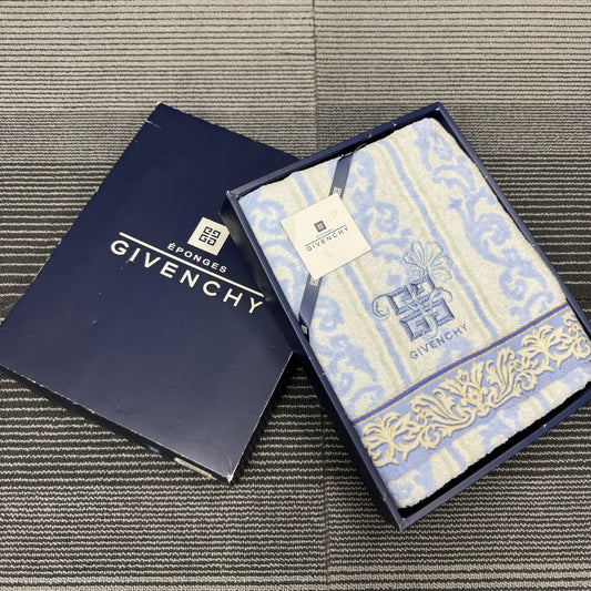 GIVENCHY Blanket Set [Pre-Owned]