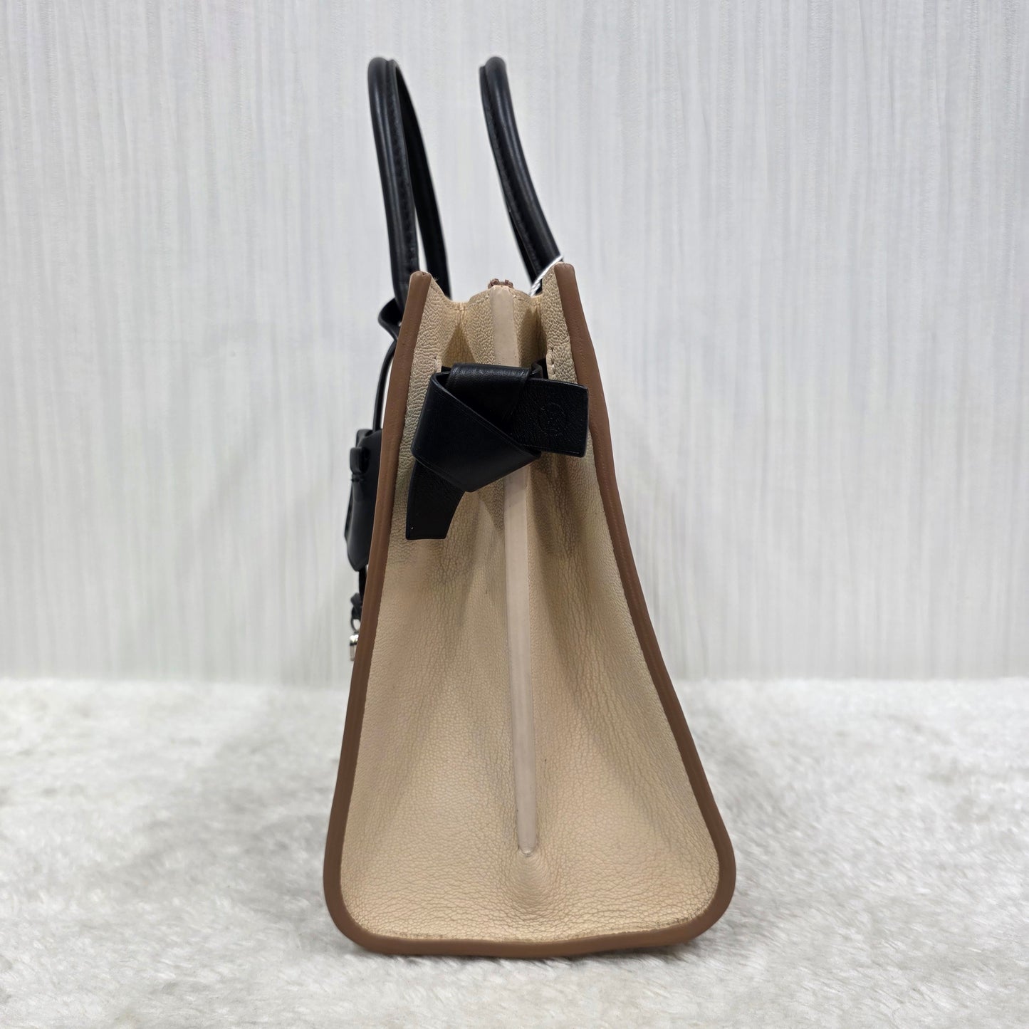 LOUIS VUITTON Vérité Tote MM [Pre-Owned]