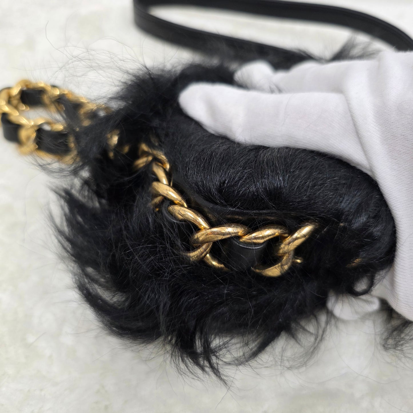 CHANEL チェーンショルダーミニバッグ ファー×ブラック【中古】 