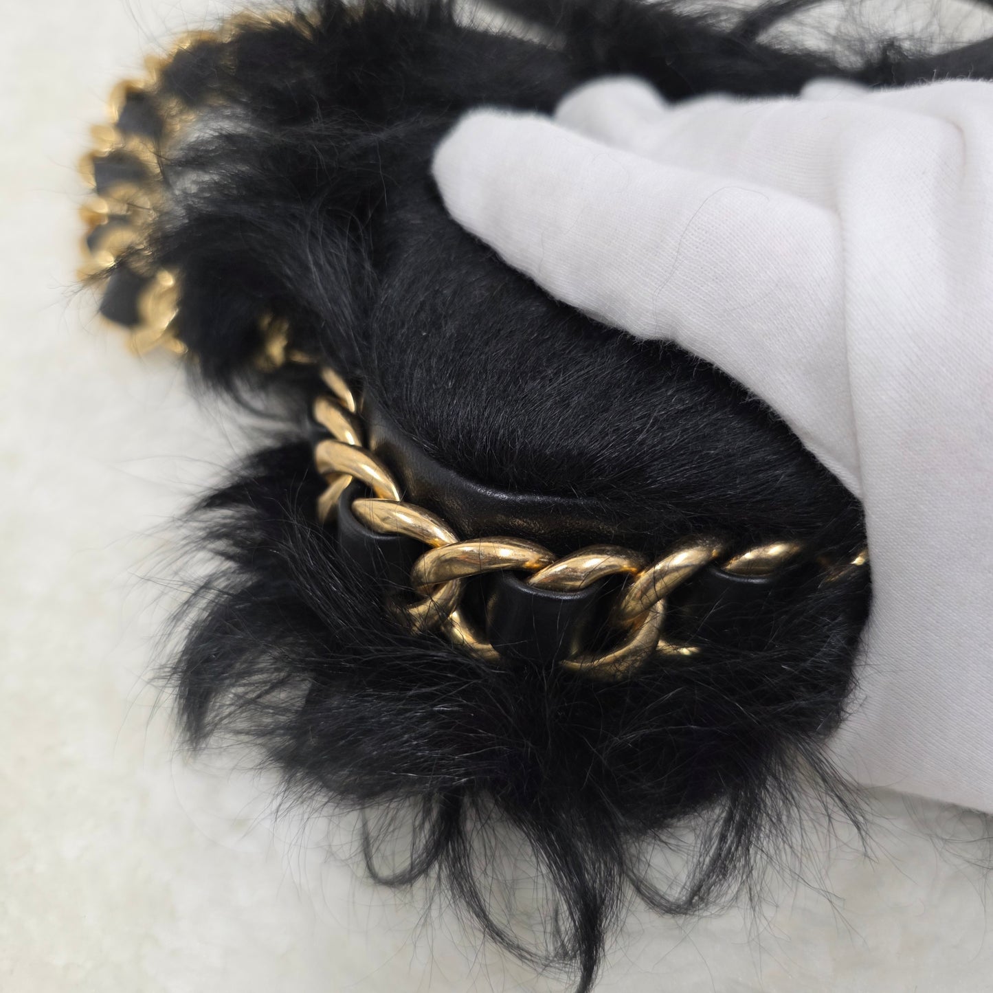 CHANEL チェーンショルダーミニバッグ ファー×ブラック【中古】 