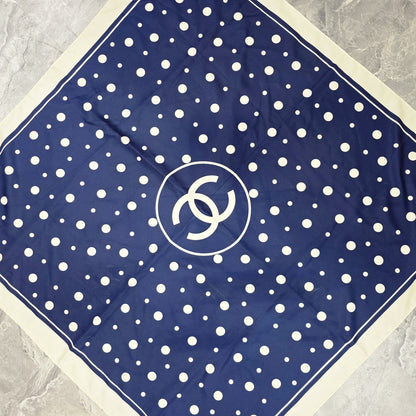 CHANEL スカーフ 水玉 シルク ネイビー【中古】 