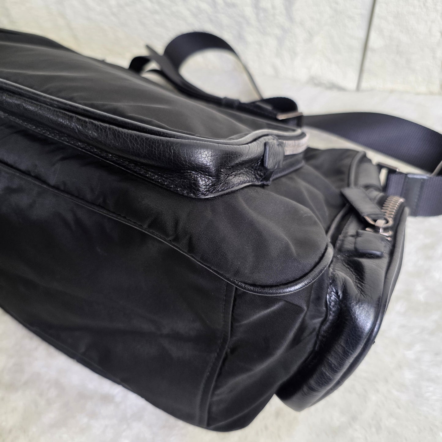 PRADA Tessuto 尼龙三角 Logo 饰片单肩包 黑色 银色五金 [二手]