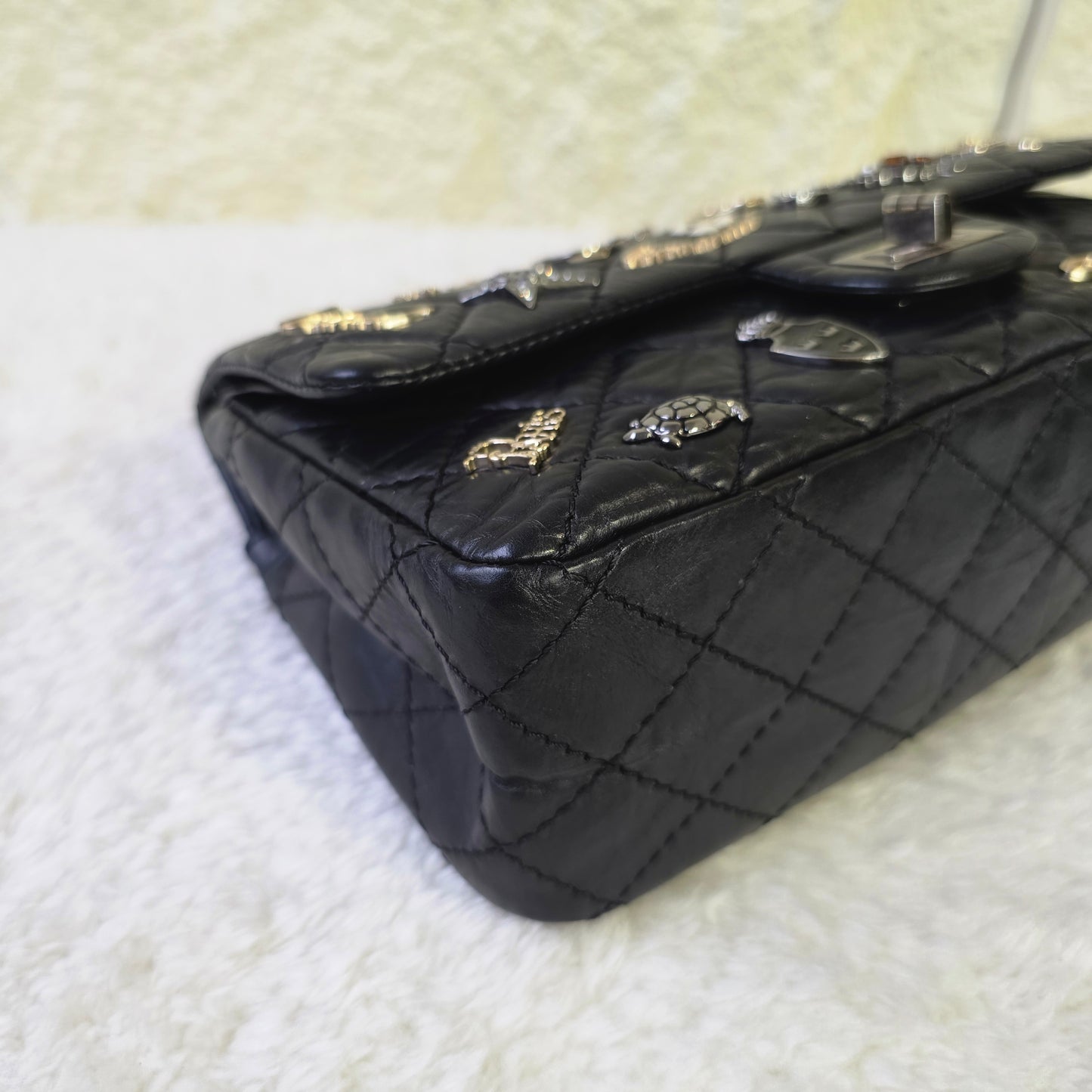CHANEL 2.55 エンブロイダリー アイコン ダブルフラップ マトラッセ チェーンショルダーバッグ【中古】