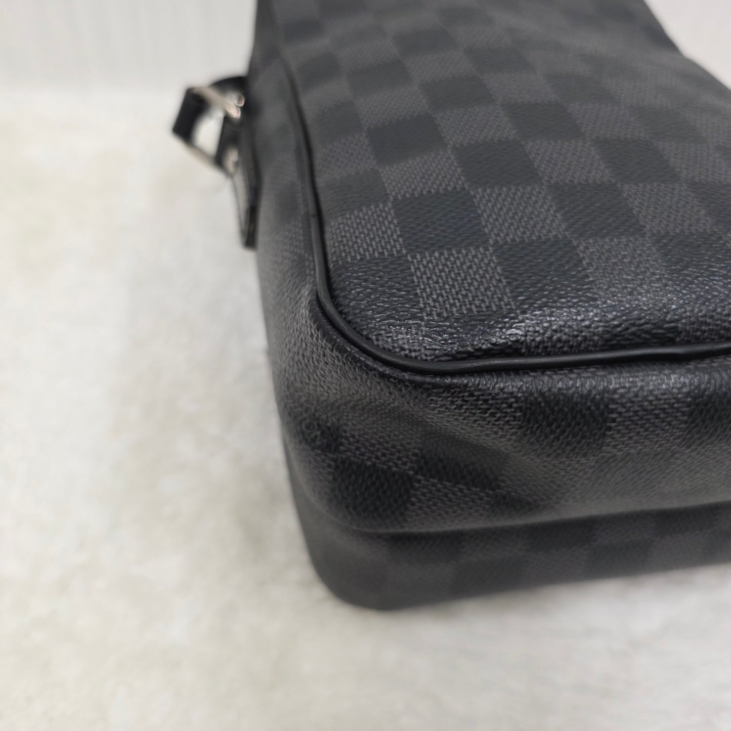 路易威登 Damier Graphite Rem N41446 单肩包 灰色 黑色 银色五金 斜挎包/手拿包 [二手] 