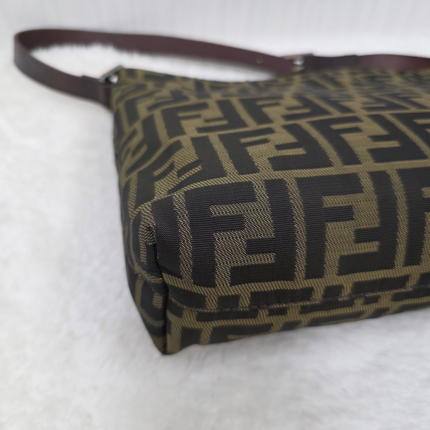 フェンディ ズッカ ショルダーバッグ ブラウン【中古】 