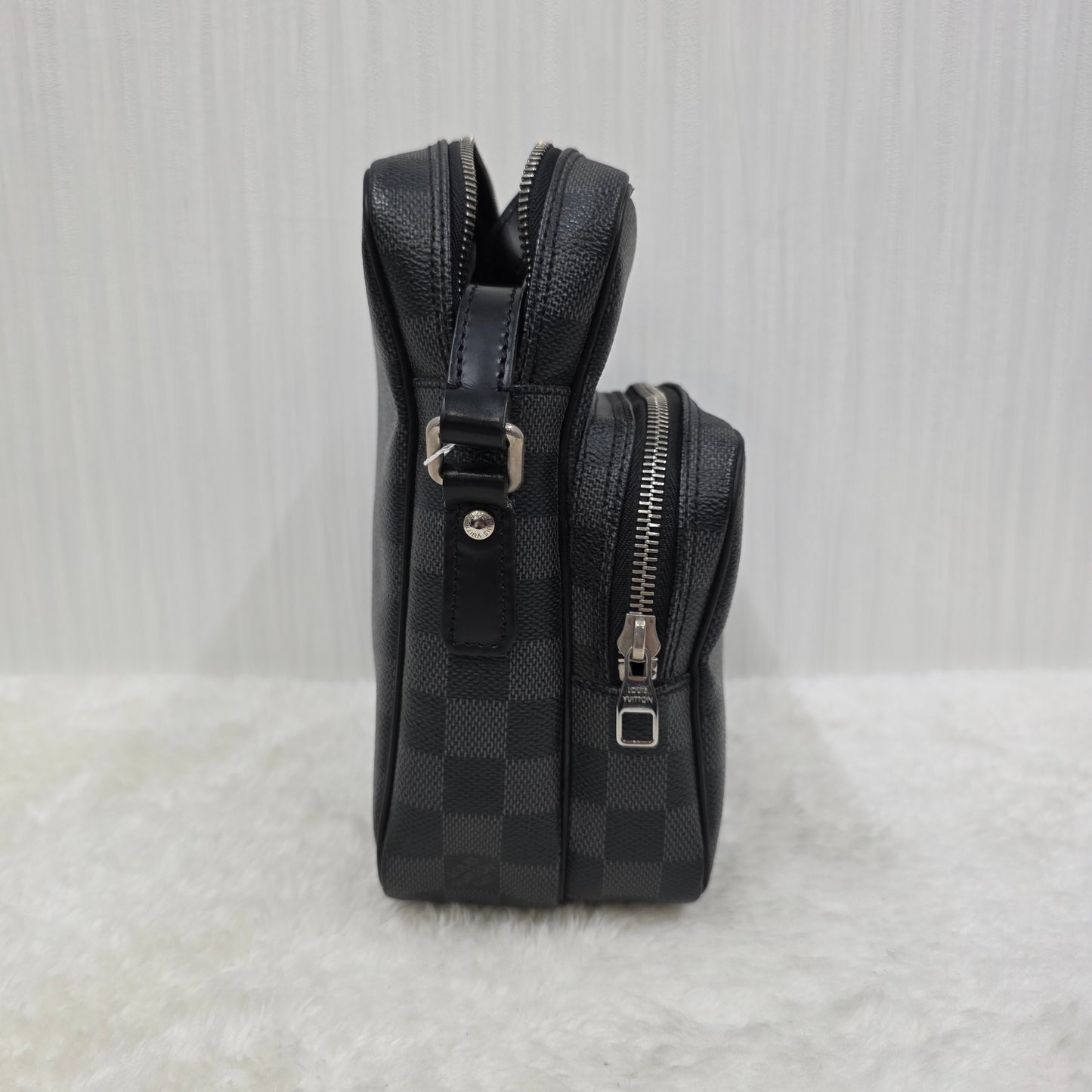 路易威登 Damier Graphite Rem N41446 单肩包 灰色 黑色 银色五金 斜挎包/手拿包 [二手] 