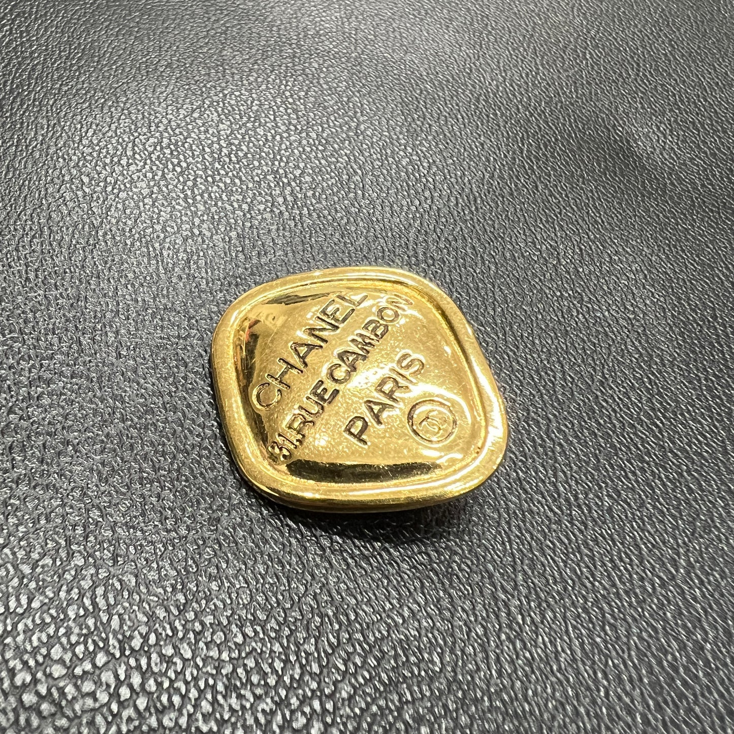 CHANEL Gold Brooch [Pre-Owned]