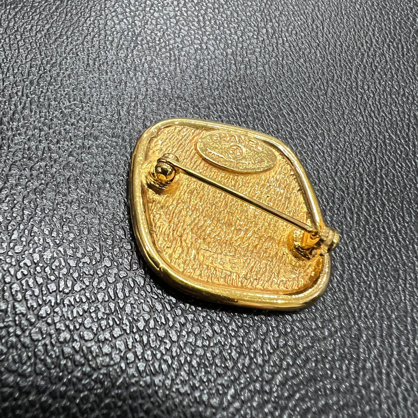 CHANEL Gold Brooch [Pre-Owned]