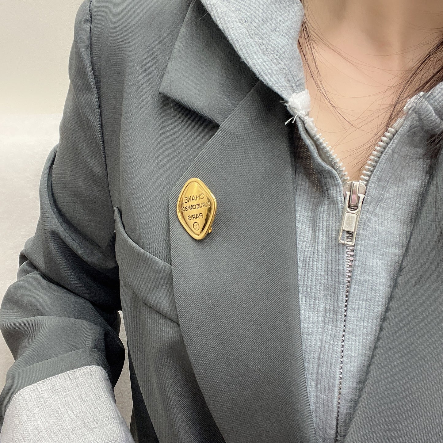 CHANEL Gold Brooch [Pre-Owned]