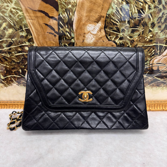Chanel Vintage Flap Bag [used]