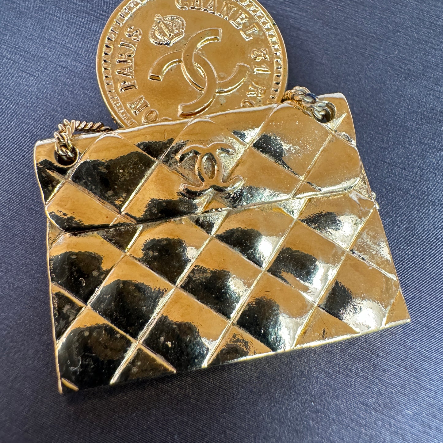 CHANEL Handbag-Shaped Brooch [Pre-Owned]