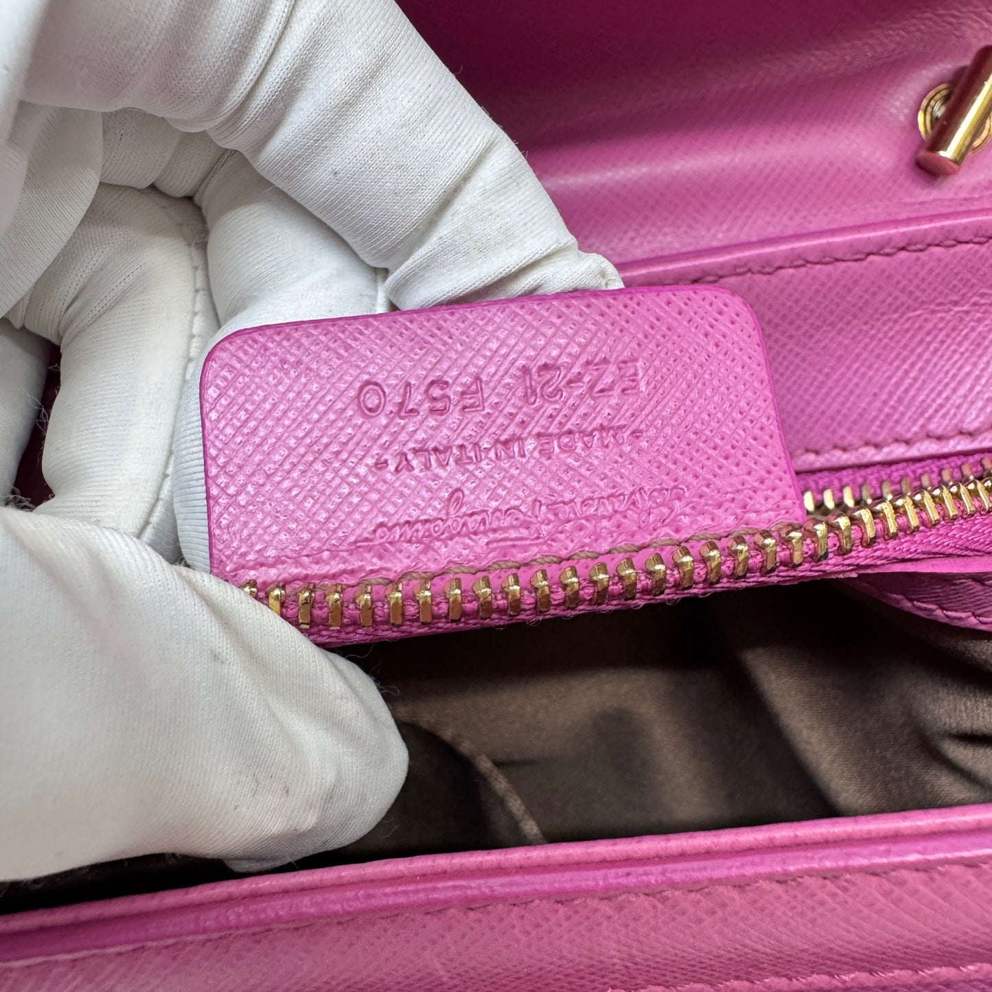Salvatore Ferragamo Bow Handbag [Pre-Owned]